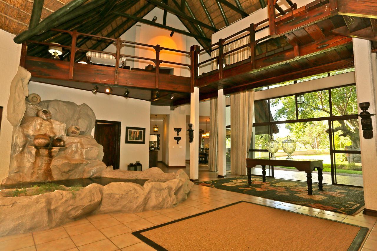 La Rochelle Lodge Okaukuejo Exterior photo