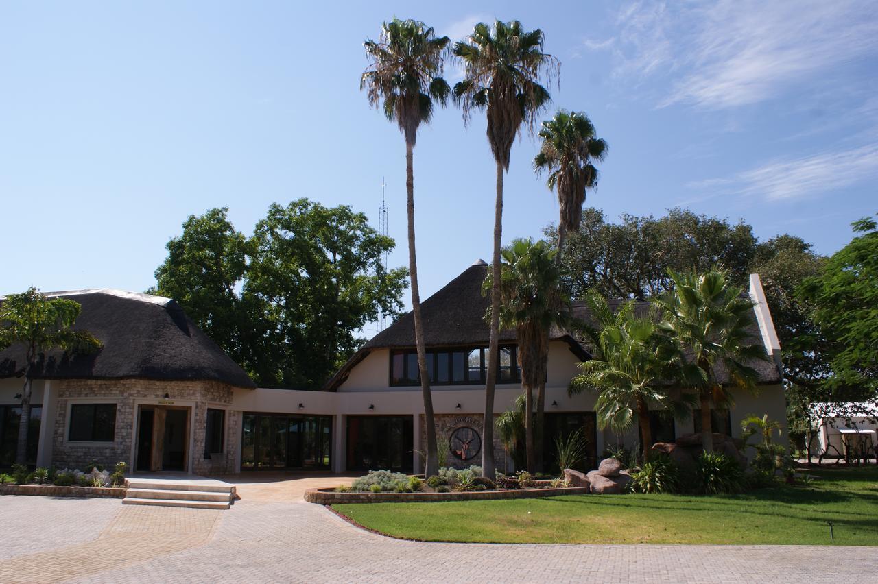 La Rochelle Lodge Okaukuejo Exterior photo