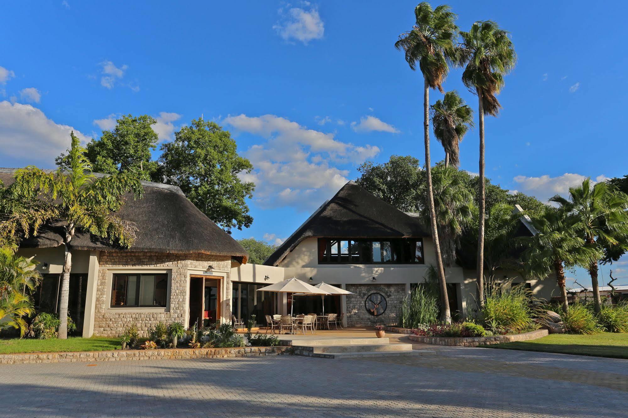 La Rochelle Lodge Okaukuejo Exterior photo